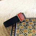 دستبند چرم عقیق یمانی | قاب نقره مستطیل با سنگ قهوه‌ای - تصویر 2